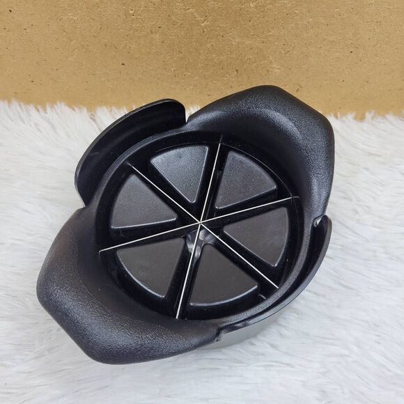 Pampered Chef Veggie Wedger - Picture 1 of 5